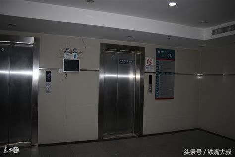 蔣先生 大門正對電梯